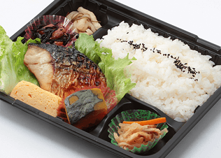 お得なお弁当　サバの塩焼き弁当